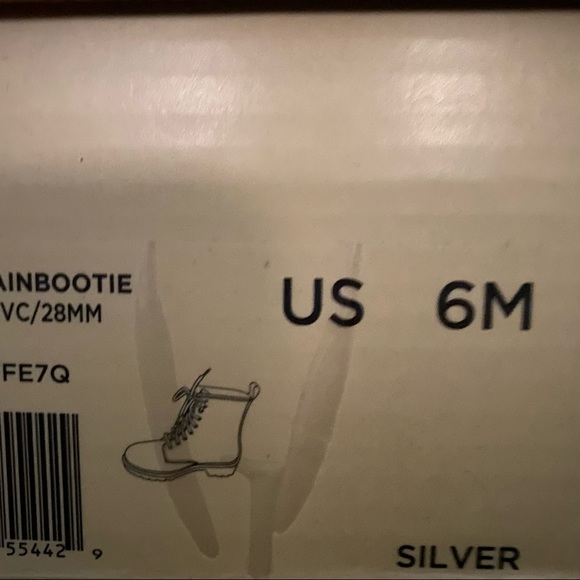 New in Box Michael Kors Rainbootie - Picture 9 of 9